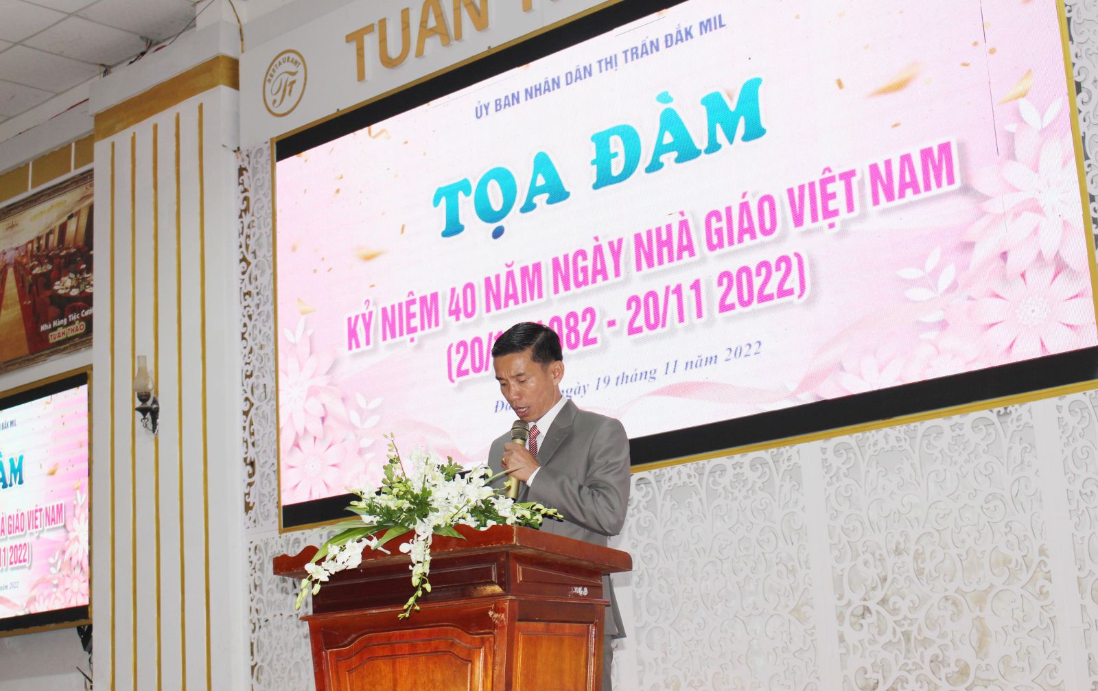 Thầy Lê Quang Phát - Hiệu trưởng trường Tiểu học Nguyễn Đình Chiểu phát biểu tại buổi Tọa đàm.